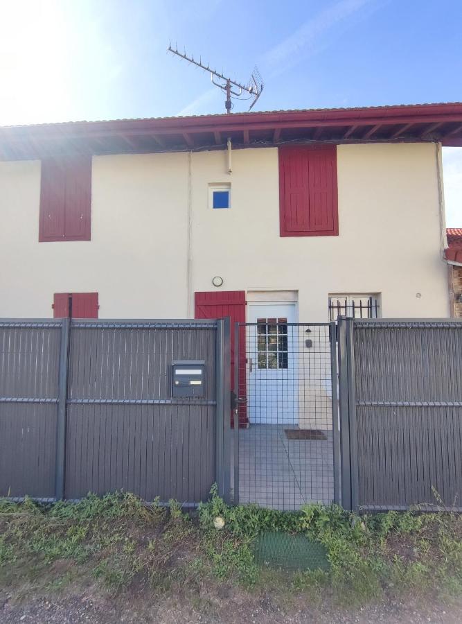 Agreable Maison, Toute Equipee, Proche Du Lac D'Arjuzanx Morcenx Exterior foto